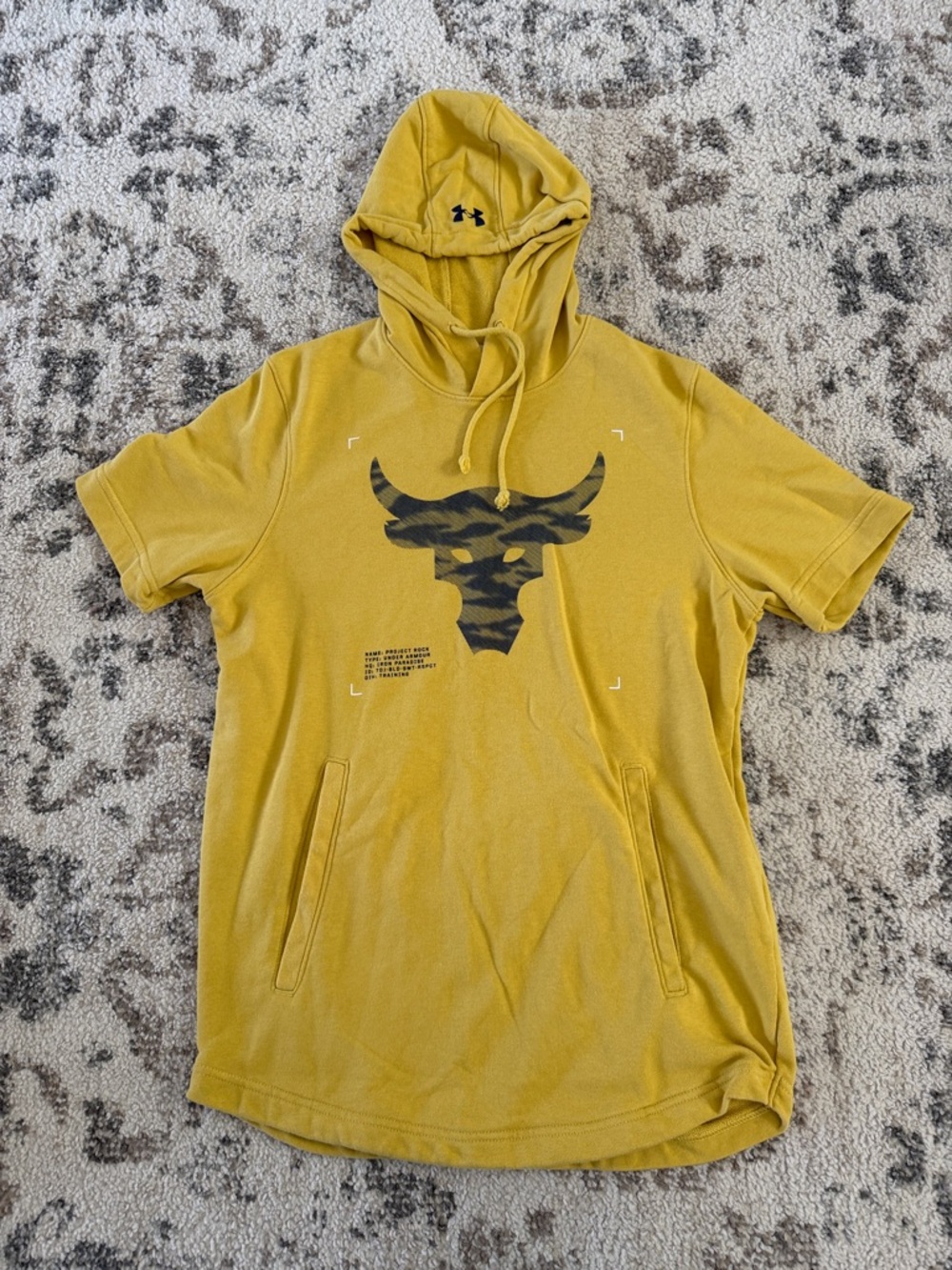 Under Armour Project Rock men’s short sleeve sweatshirt size small